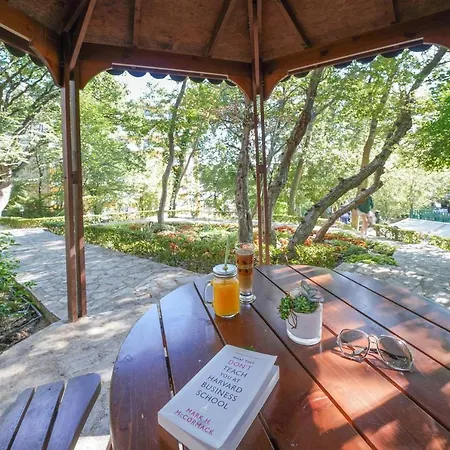 Готель Grifid Arabella