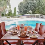 Grifid Arabella Hotel